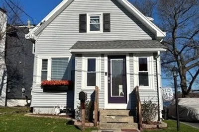 52 Hiawatha Ave 1