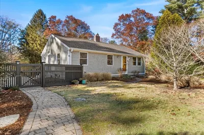 35 Willard St 1
