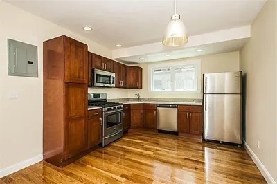 18 Cottage Park Ave #1 1