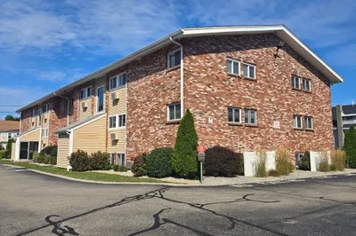 720 Main St #4 1