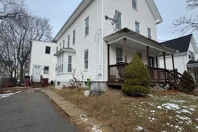 13 Benton St 1