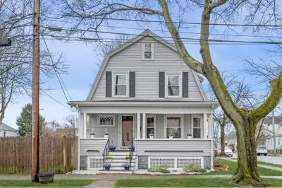 35 Gilbert St 1