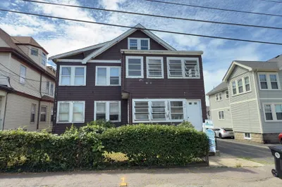 27-29 Laurel St