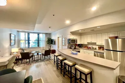 1387 Washington St ##208