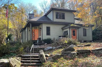 79 River Road