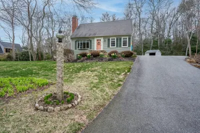 49 Great Hill Dr 1