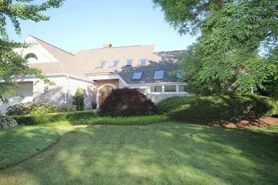 16 Eagle Dr