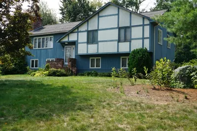 40 Hollytree Rd 1