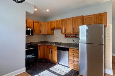 5 Sutton Street #3A 1