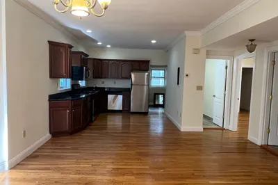 106 Chester St #2