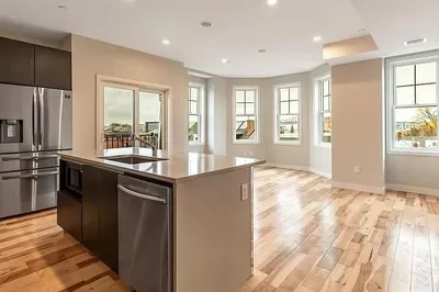 39 Lexingtons St #4