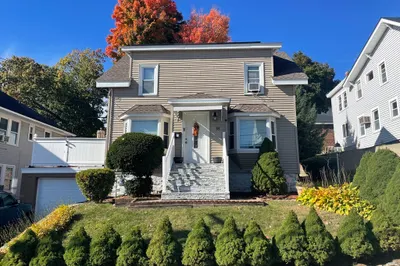 18 Ames St 1