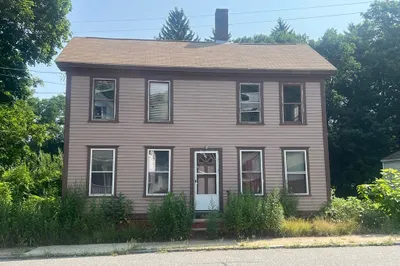 42 Commercial St 1