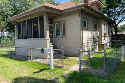 64 Pembroke Ave