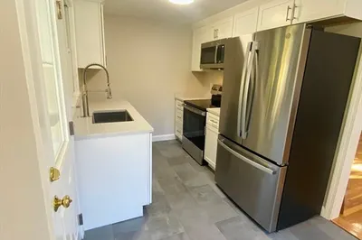 84 Crest Rd