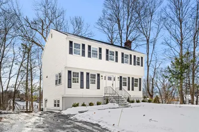 15 Upland Rd 1