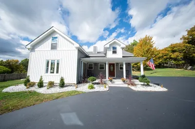 293 Brookfield Rd 1