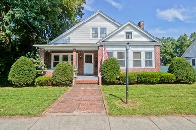 105 Dartmouth St 1