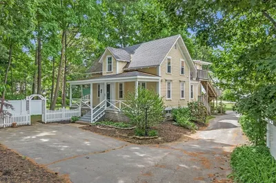 58 South Elm Street 1