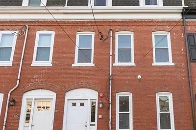 29 Swallow St #2