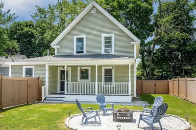 4 Dwight St 1