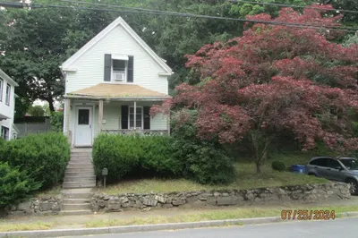 54 Pine St