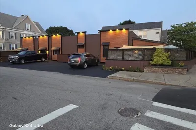 609 Armistice Blvd 1