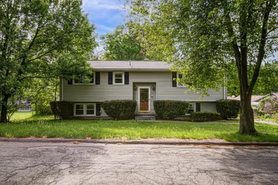 19 Macintosh Ave 1