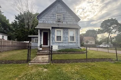 18 Dunham St