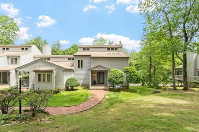 77 Parkhurst Dr #77