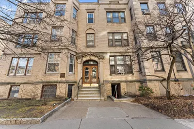 63 Longwood Ave #2 1