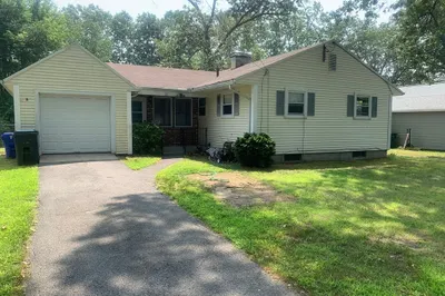 87 Carnavon Cir 1