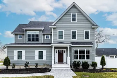 31 Newbridge Ave 1