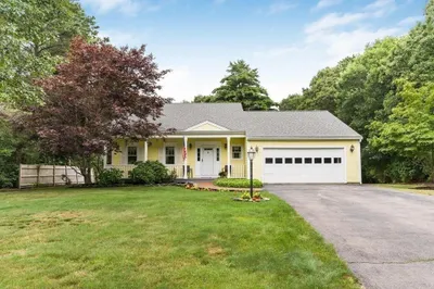 39 Turnberry Dr