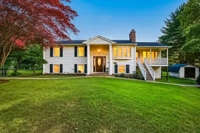 16 Mohawk St 1