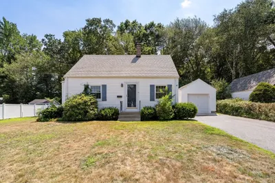15 Indian Hill Rd