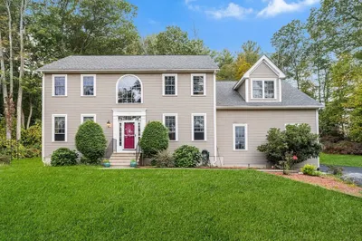 71 Bay Path Rd