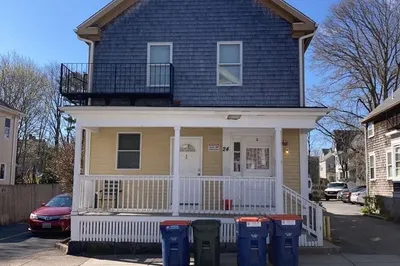 24 Sycamore St #2N