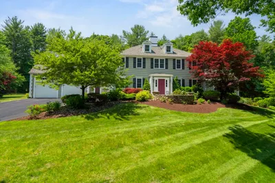 10 S Pasture Ln