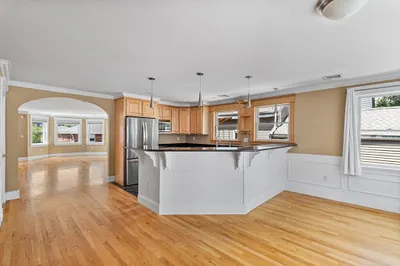 210-212 W 9th Street #2