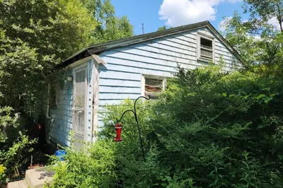 15 Delano St