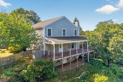2118 Main St 1