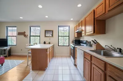 28 Milford St #3