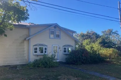 32 Chestnut St 1