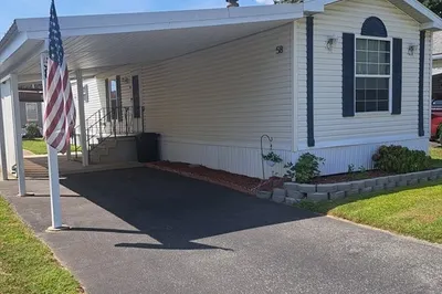 58 Holiday Cir 1