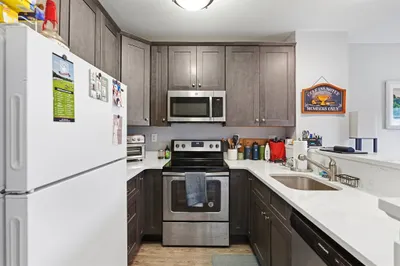 250-252 Main St #5 1