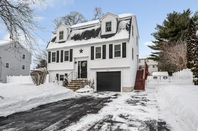 225 Long Pond Dr 1