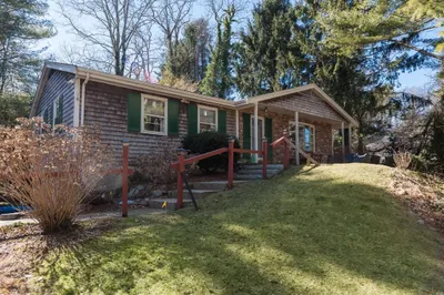 76 Sippewissett Rd 1