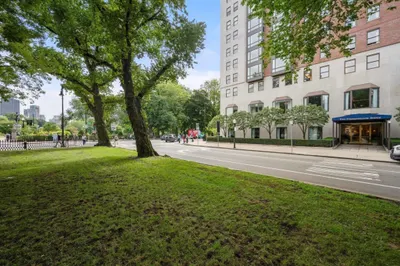2 Commonwealth Ave #8G