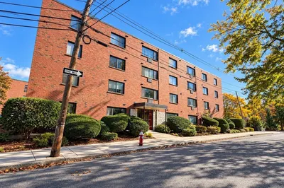 20 Riverside Street #2-3 1